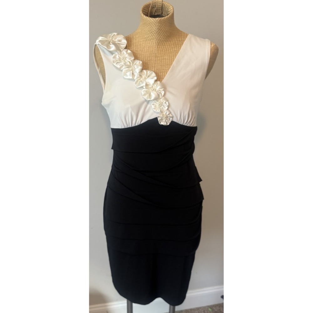 Connected Apparel Sleeveless BodyCon Tight Mini‎ Dress Black White Floral Size 6